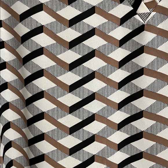 Geometric Patterned Blouse - Picture 4 of 7